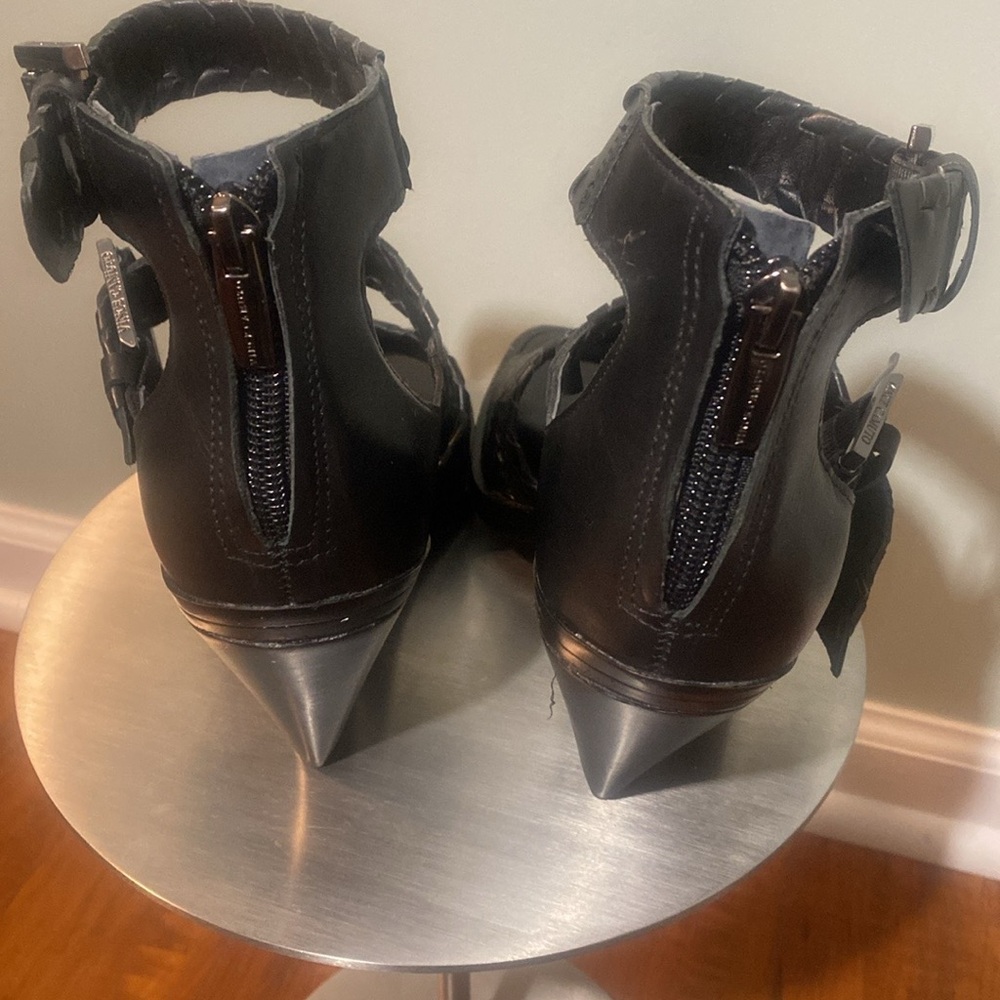 NWT VINCE CAMUTO WOMEN’S SURALYN SANDALS - Picture 12 of 12